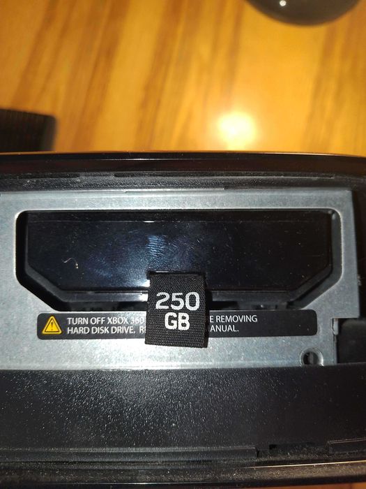 Xbox 360 та купу игр на ньому
