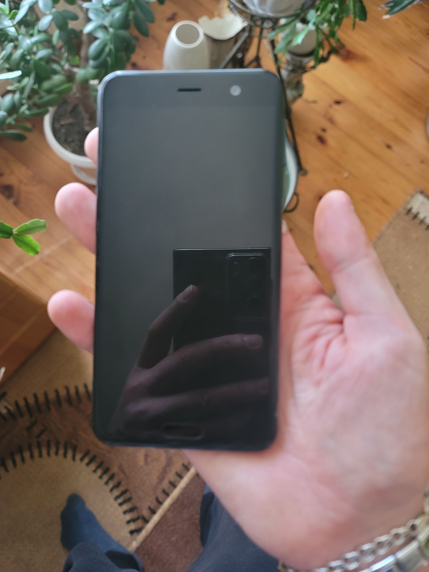 Продам HTC U Play