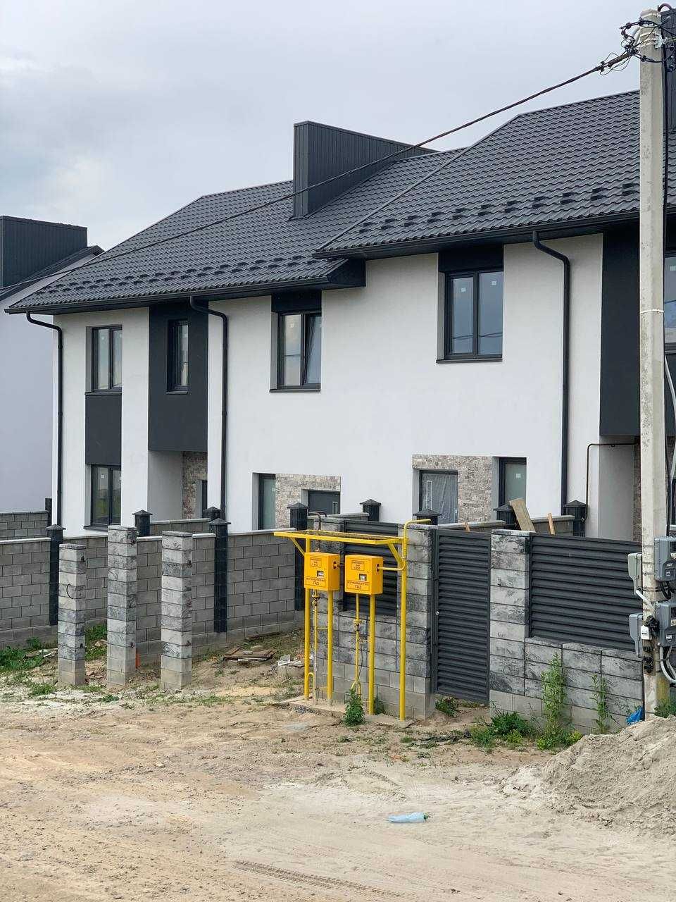 Котедж з комунікаціями 110м2 + повноцінна мансарда 35м2.