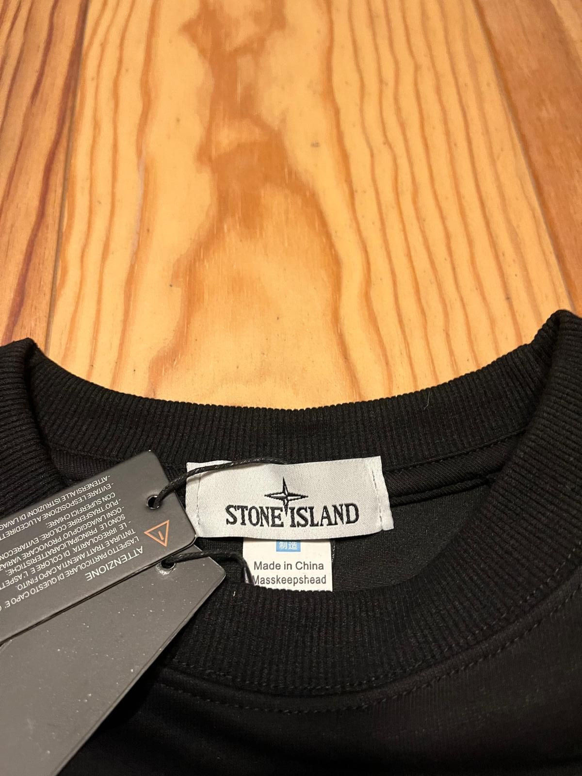 Sweat Stone Island L nova com etiquetas