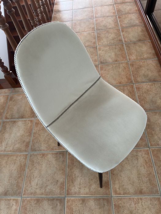 Cadeira em veludo