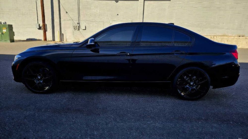 BMW 3 Series 330i      2018