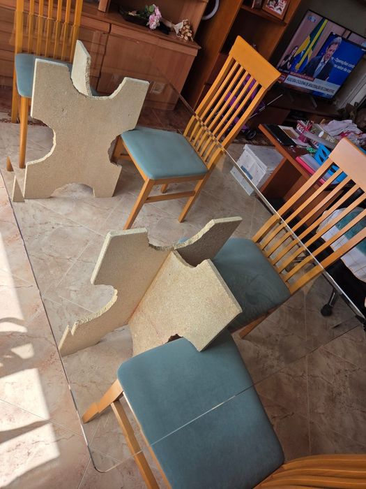 Mesa vidro Pés pedra 1.80x90cm + 6 Cadeira Madeira Usado Bom Estado