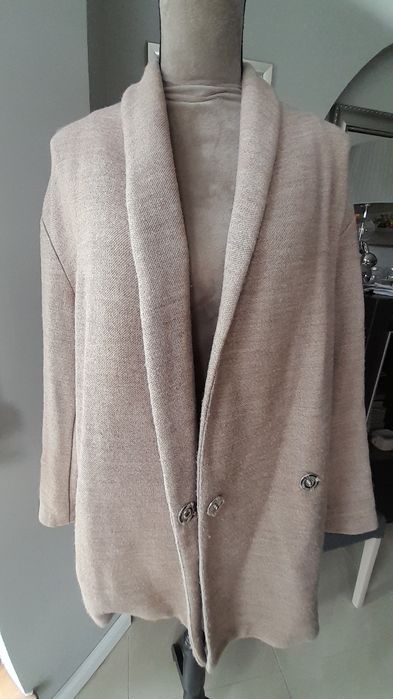 Płaszcz narzutka Mango roz 40 L