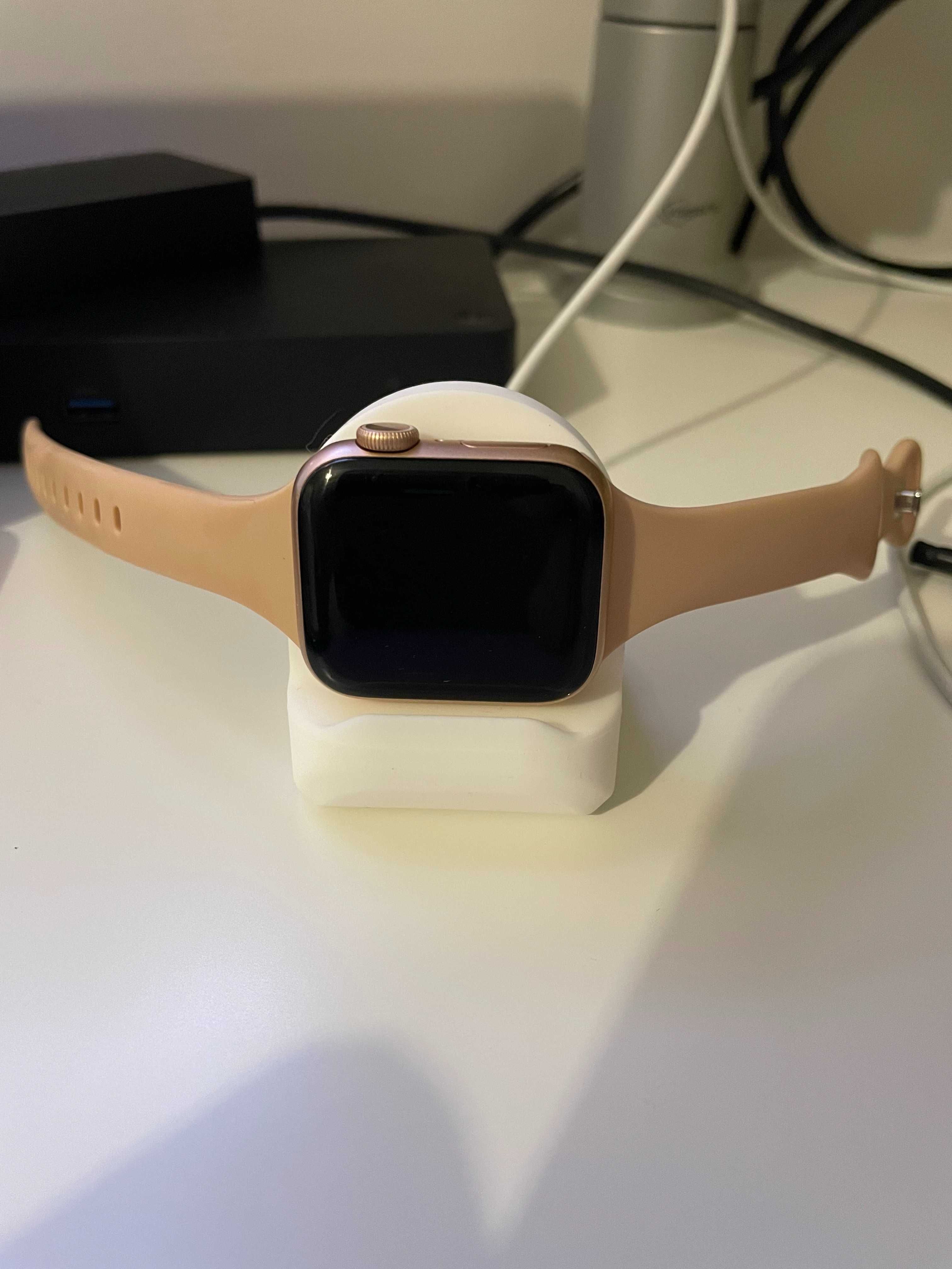 Silikonowy uchwyt na Apple Watch