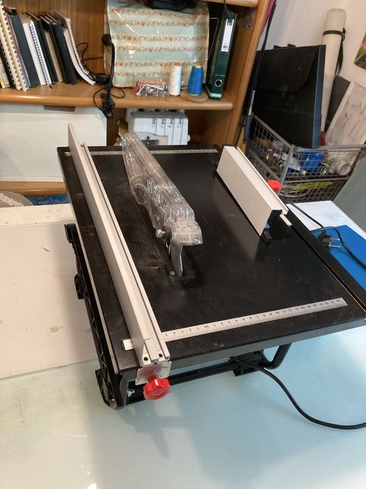 Serra de mesa 800W Leroy Merlin