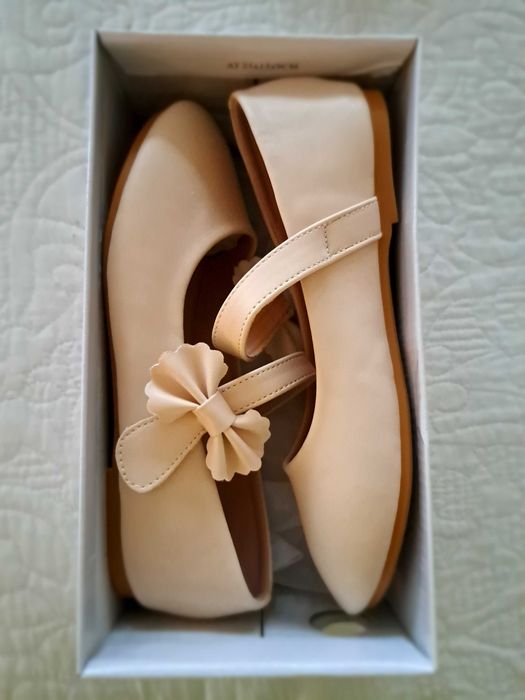 Buty balerinki, dziewczynka 36, 22,5 cm. Ecru.