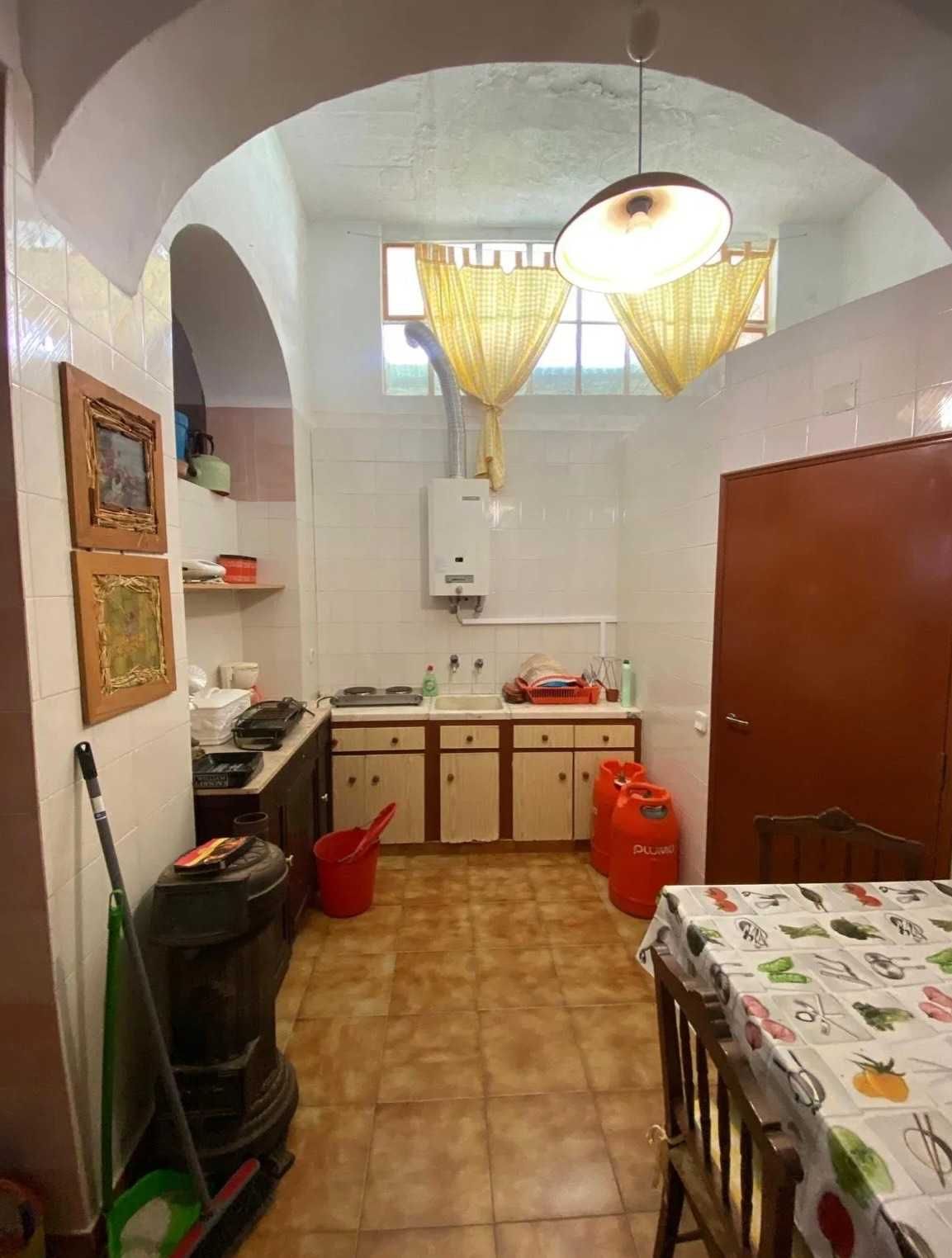 T1 em Olhão + logradouro boa oportunidade para comércio ou habitação