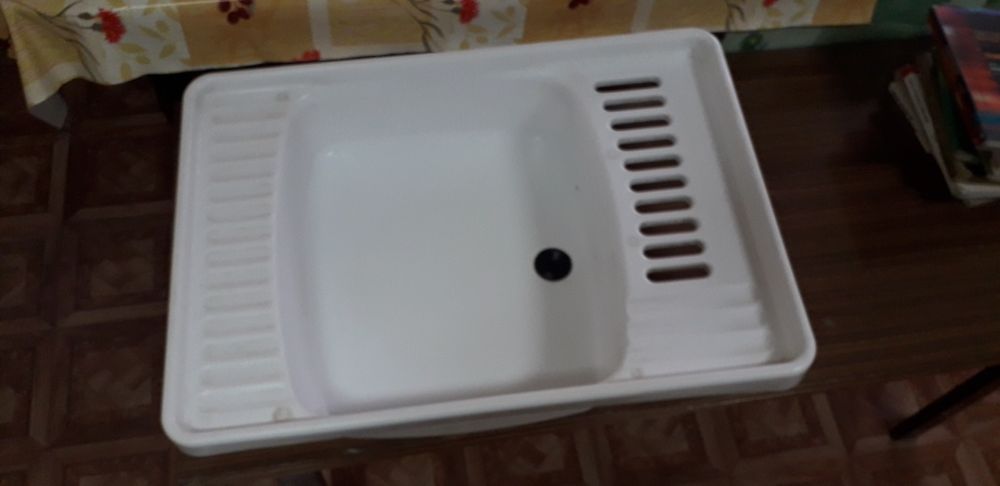 stara miska do prania na wannę z odpływem