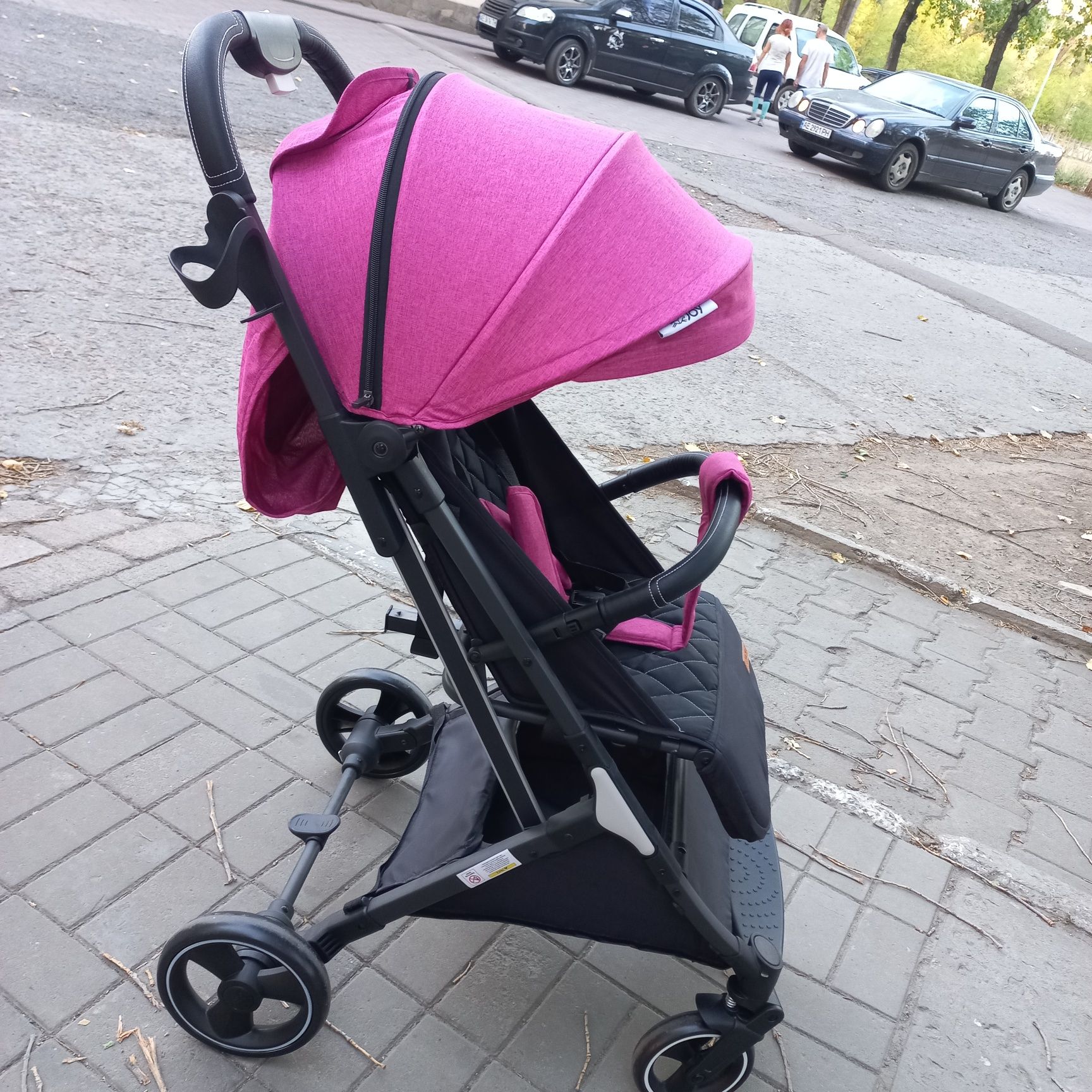 Продам нову коляску