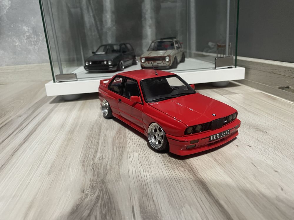 Model BMW e30 minichams 1:18