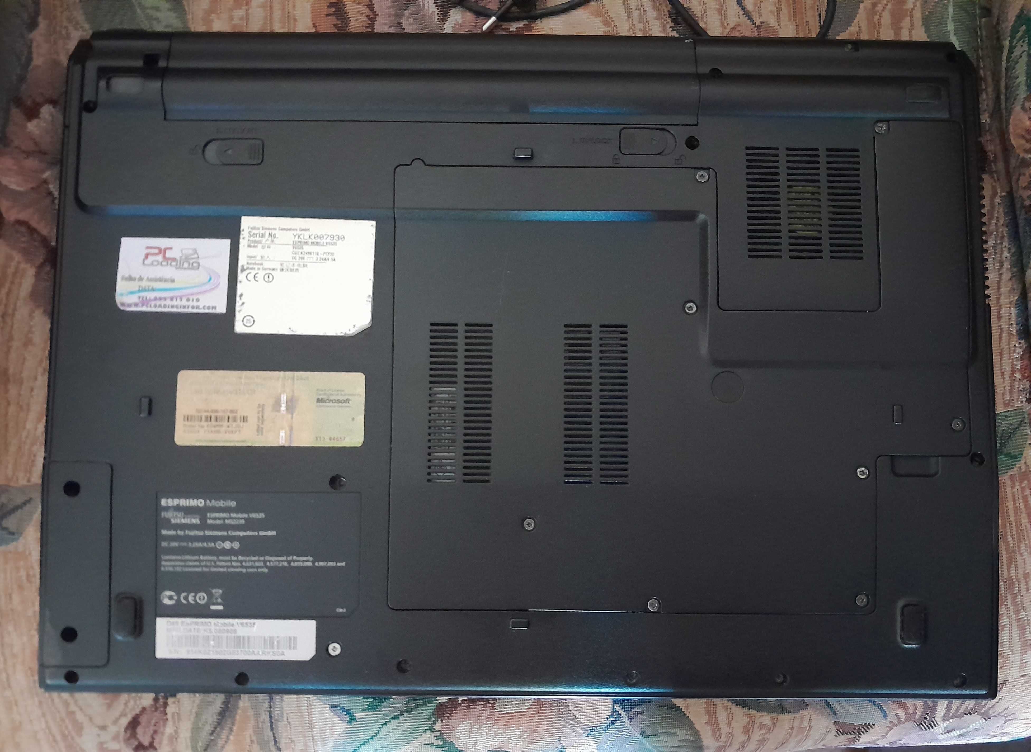 Computador Fujitsu Esprimo Mobile v6535