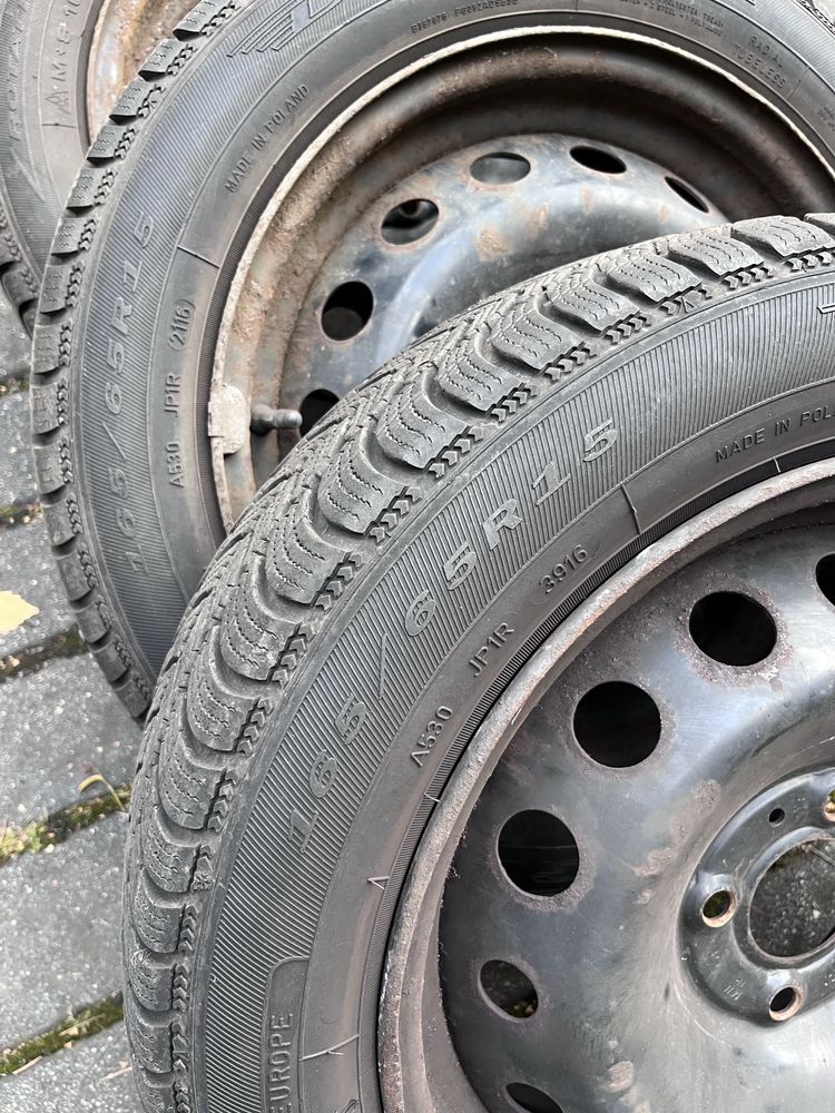 Opony zimowe Dębica 165/65 R15 na felgach stalowych - komplet 4 sztuk