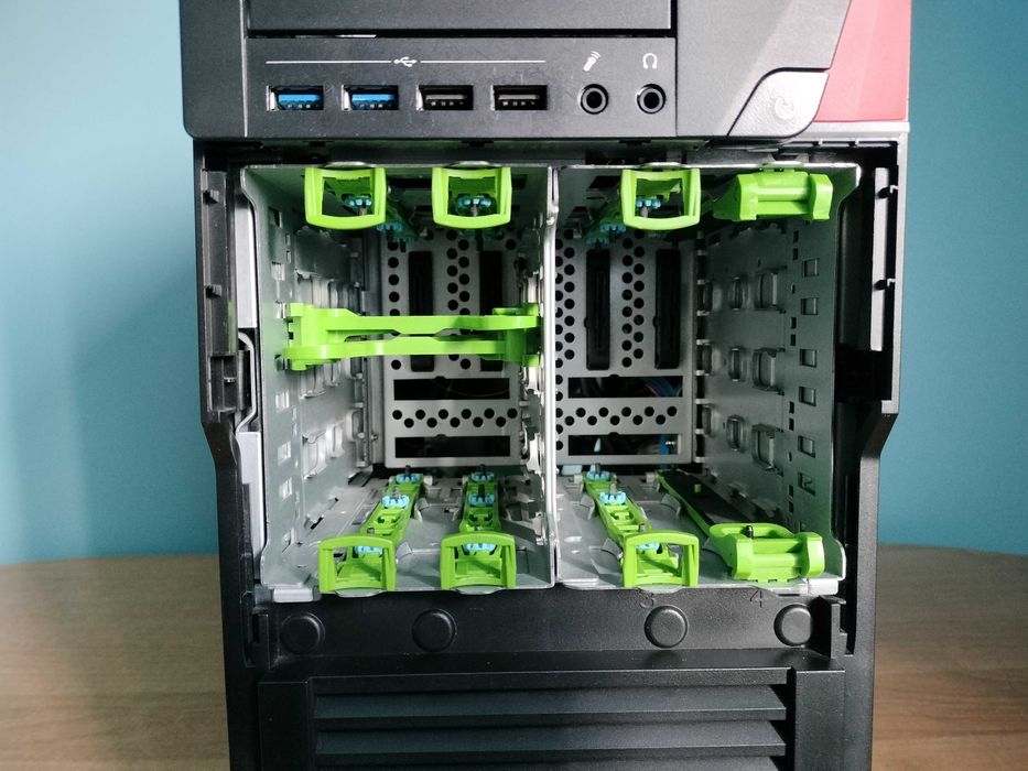 Fujitsu Celsius M740 Stacja robocza Intel Xeon LGA2011-3