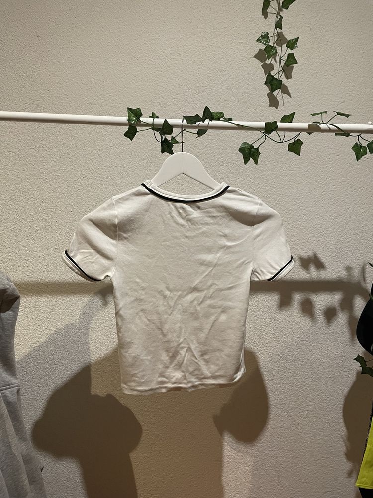 Biały crop topp