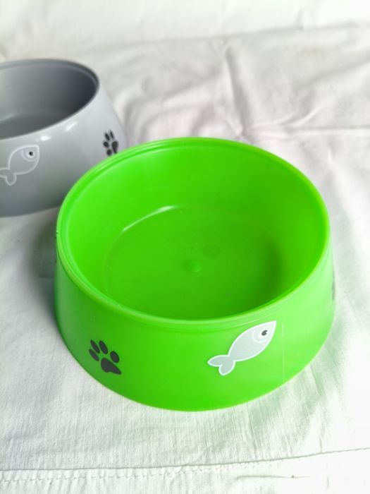 Nowe miski plastikowe dla psa 23