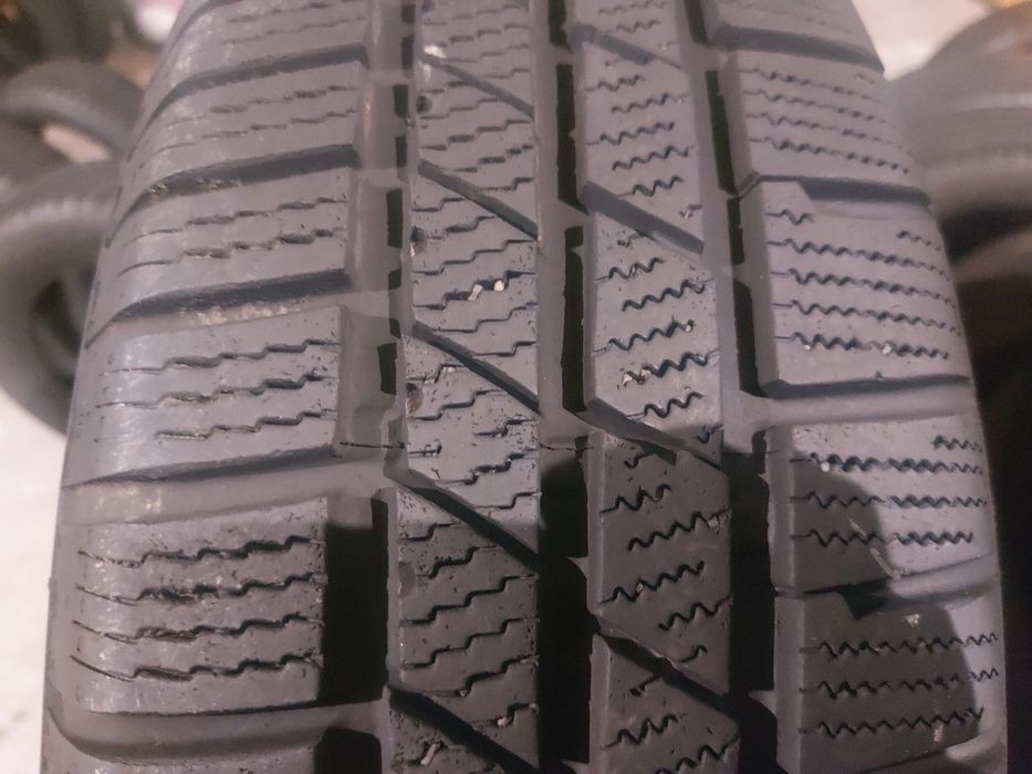 Opony 195/70 R16 zima Continental  Crosscontact 195/70/16 bieżnik 7,4