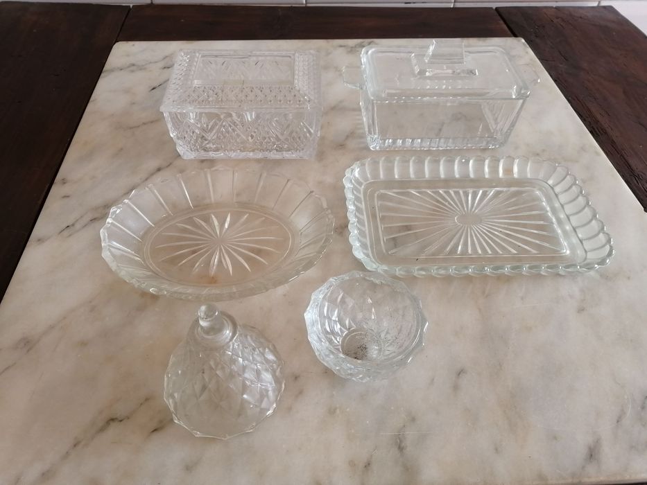 conjunto de manteigueiras em estado novo