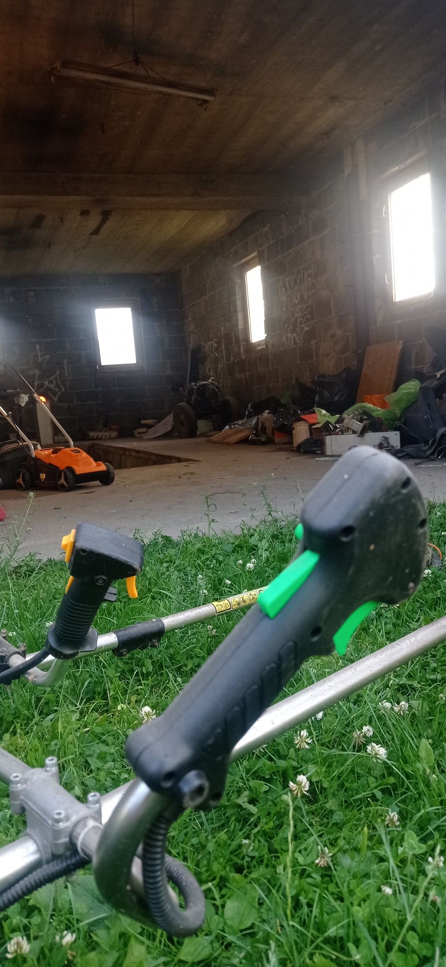 Kosy spalinowe, podkaszarki