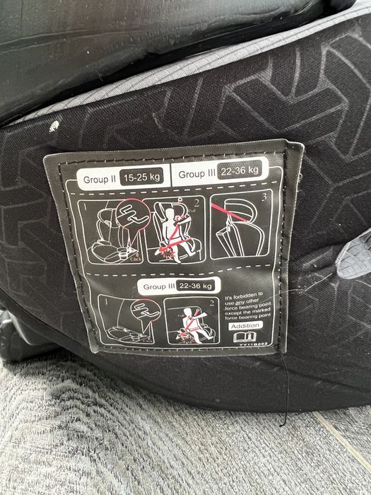 Дитяче рожеве автокрісло Safcom з додатковим боковим захистом