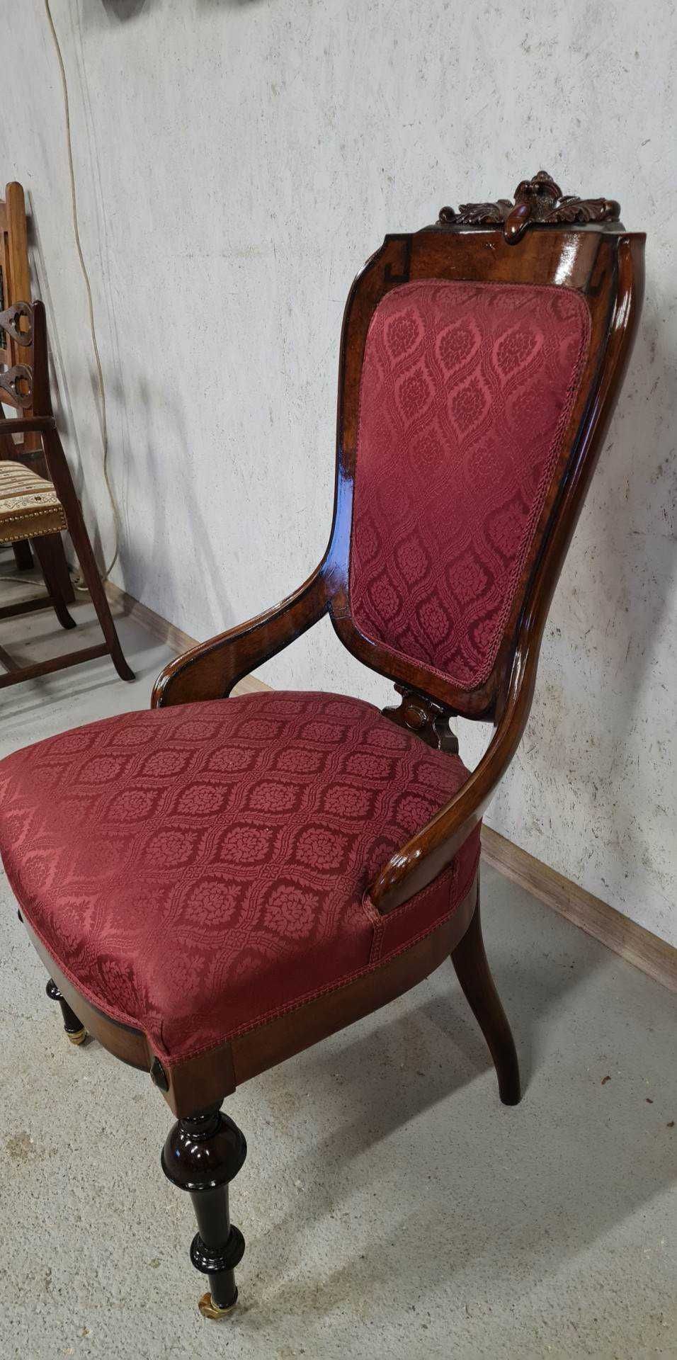 Piękne orzechowe krzesło  z koroną - po kapitalnej  renowacji - antyk