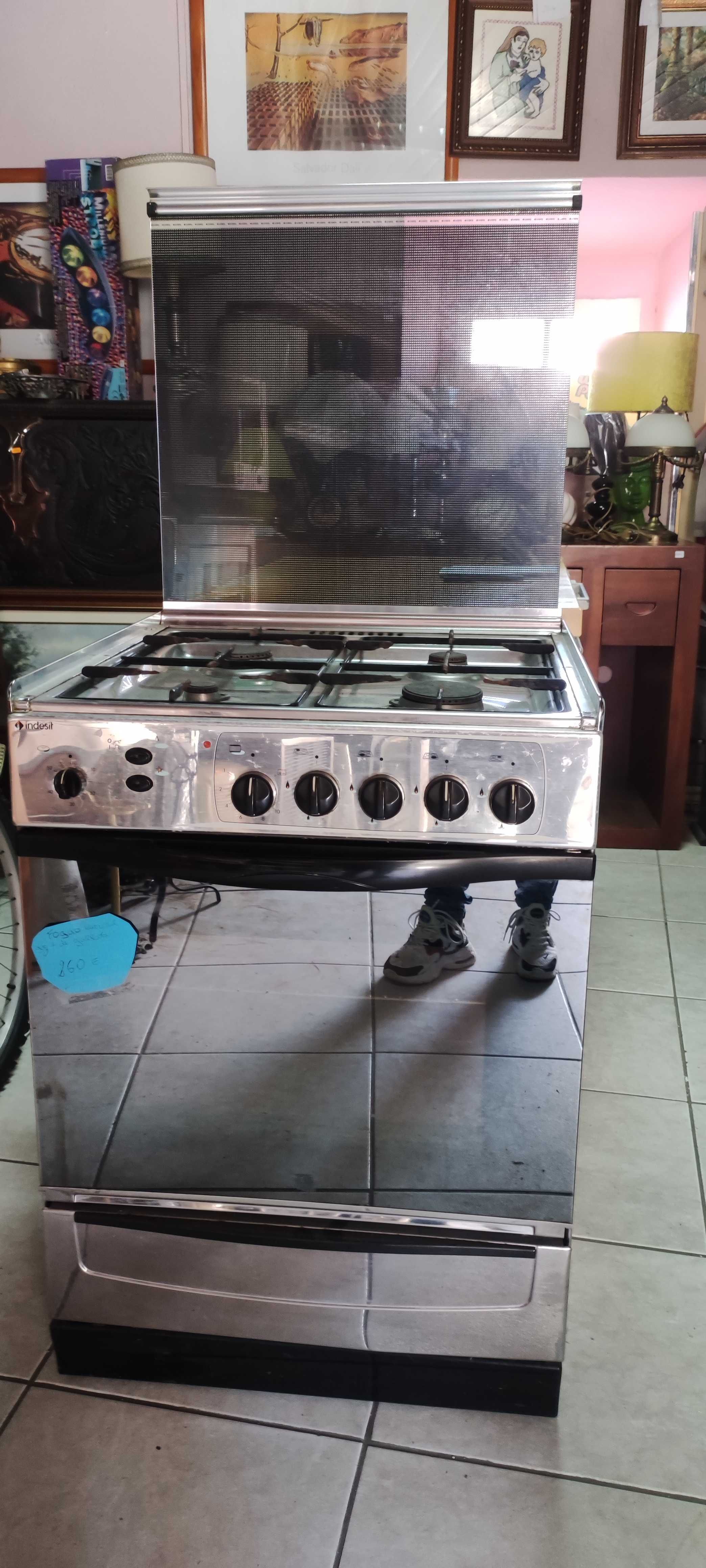 Fogão com forno Indesit