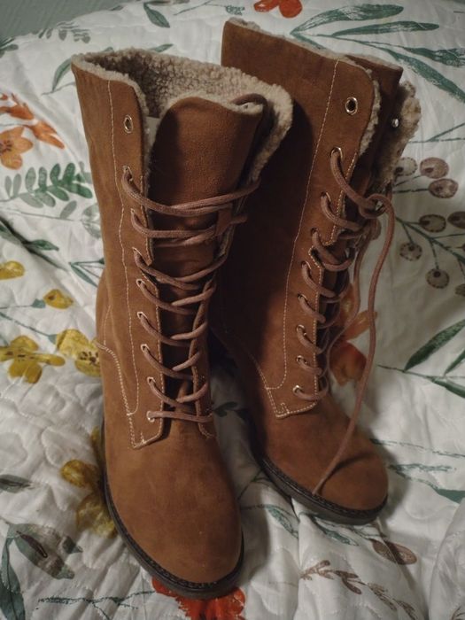 Botki na słupku zamszowe ocieplane 41