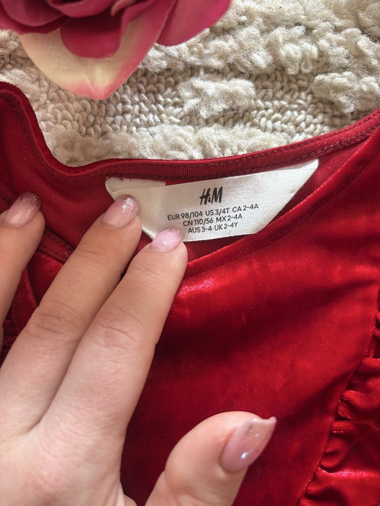Śliczna czerwona sukienka welurowa H&M r. 98/104