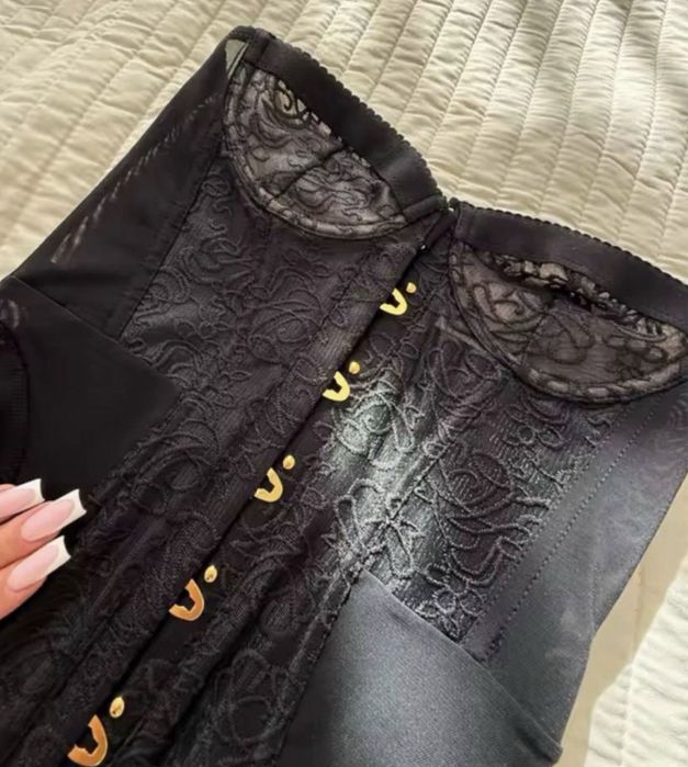 Продається корсет чорний agent provocateur