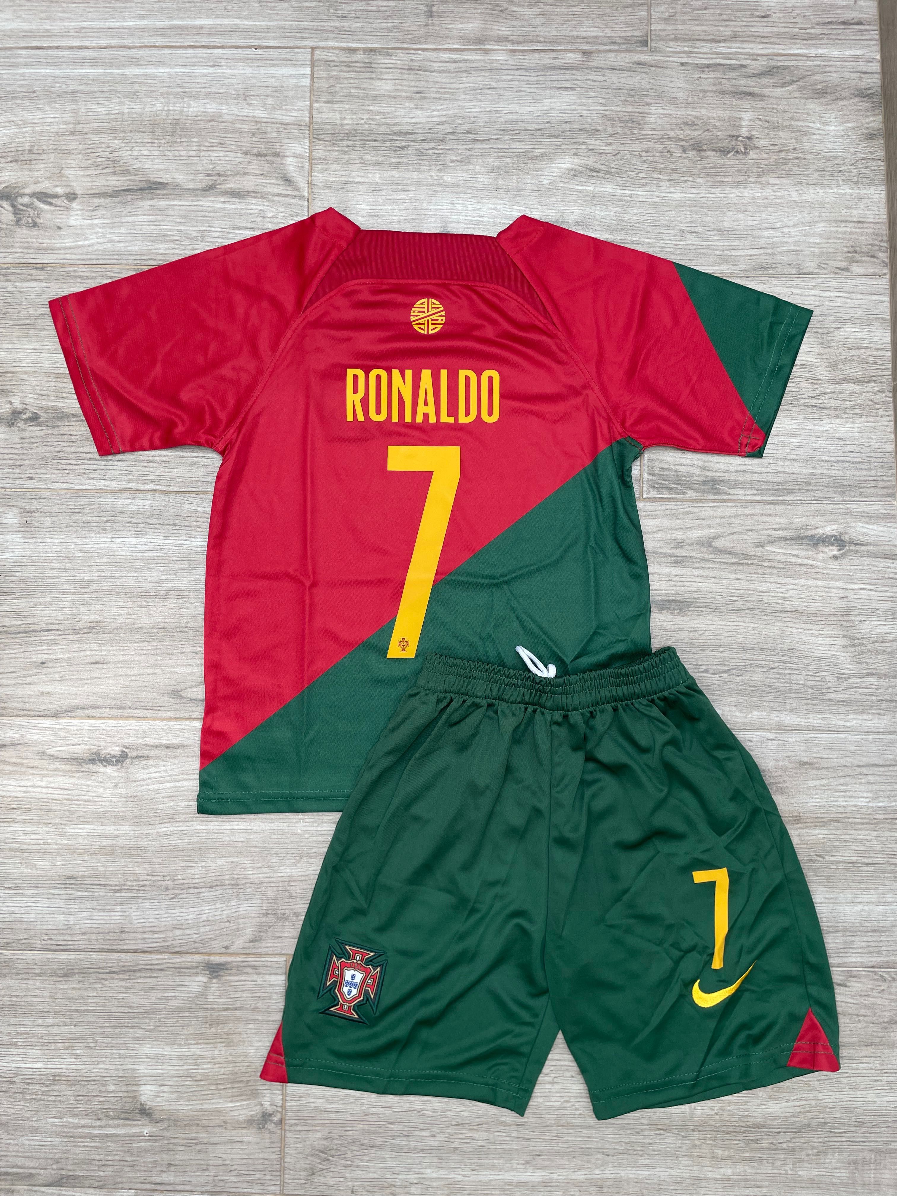 Equipamento criança Portugal Ronaldo