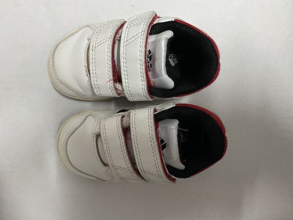 Ténis Adidas Tam 20