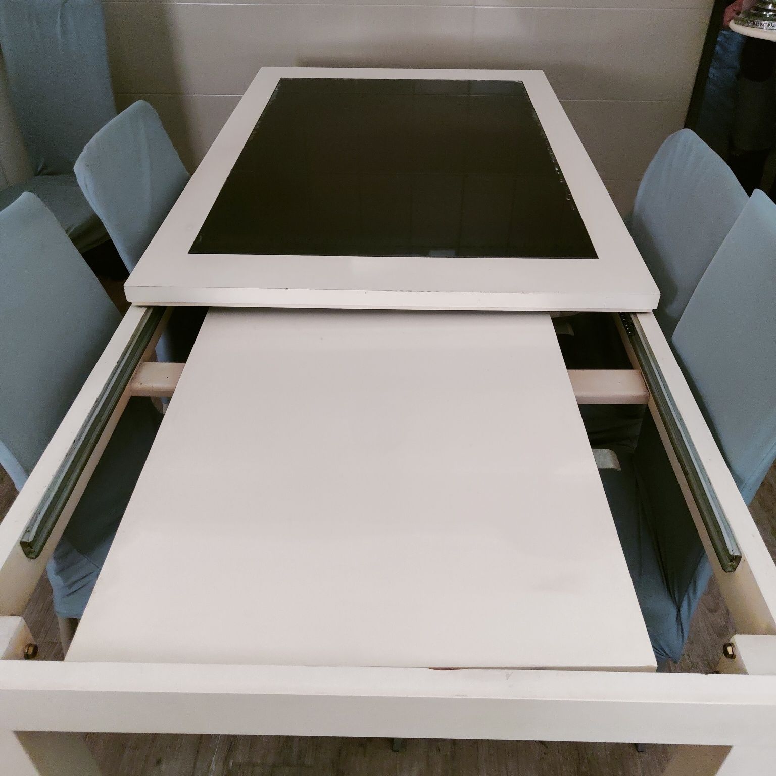 Mesa de cozinha com 4 cadeiras brancas usadas grande preço