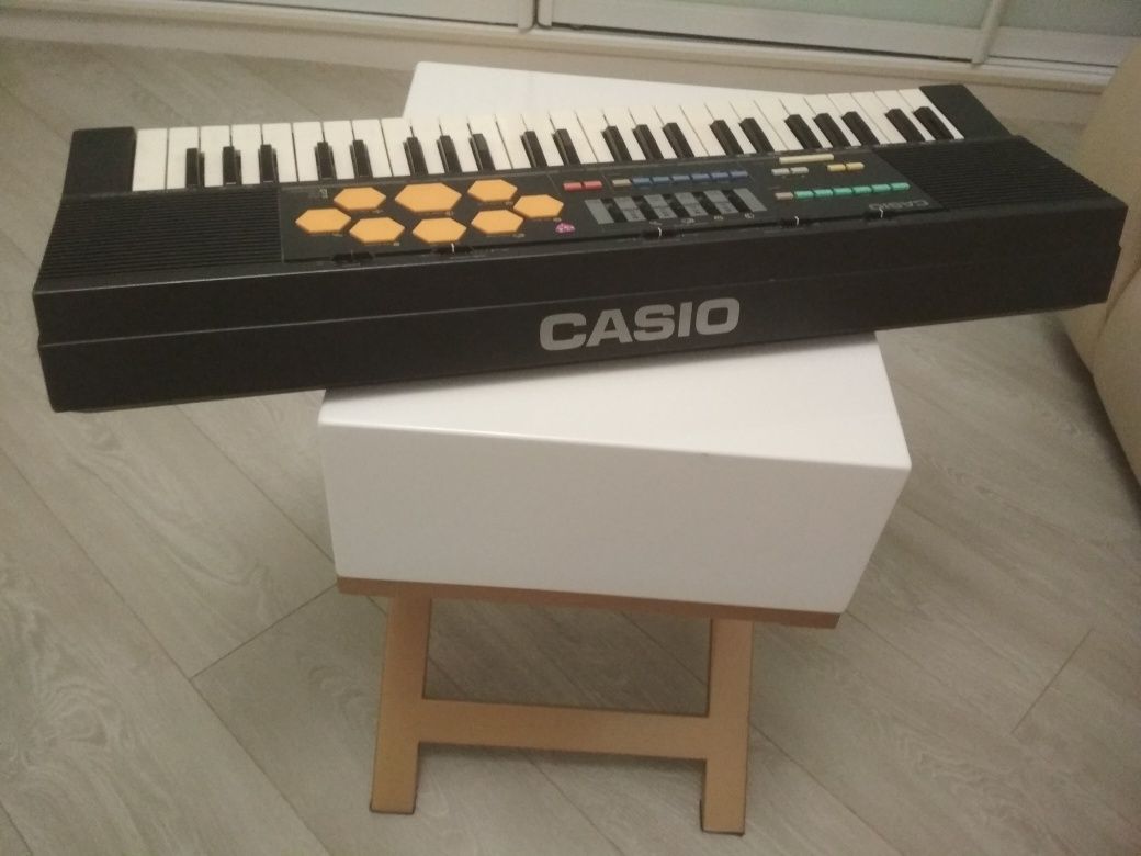 Синтезатор Casio mt 520.