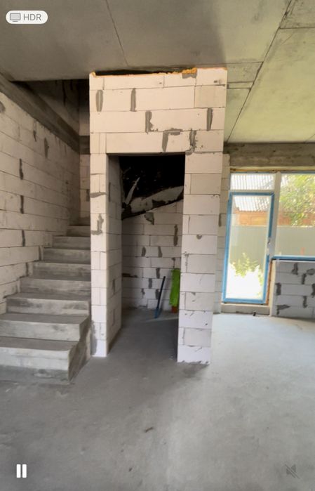 Продам ТАУНХАУС в центрі Вишневого без ремонту БЕЗ КОМІСІЇ