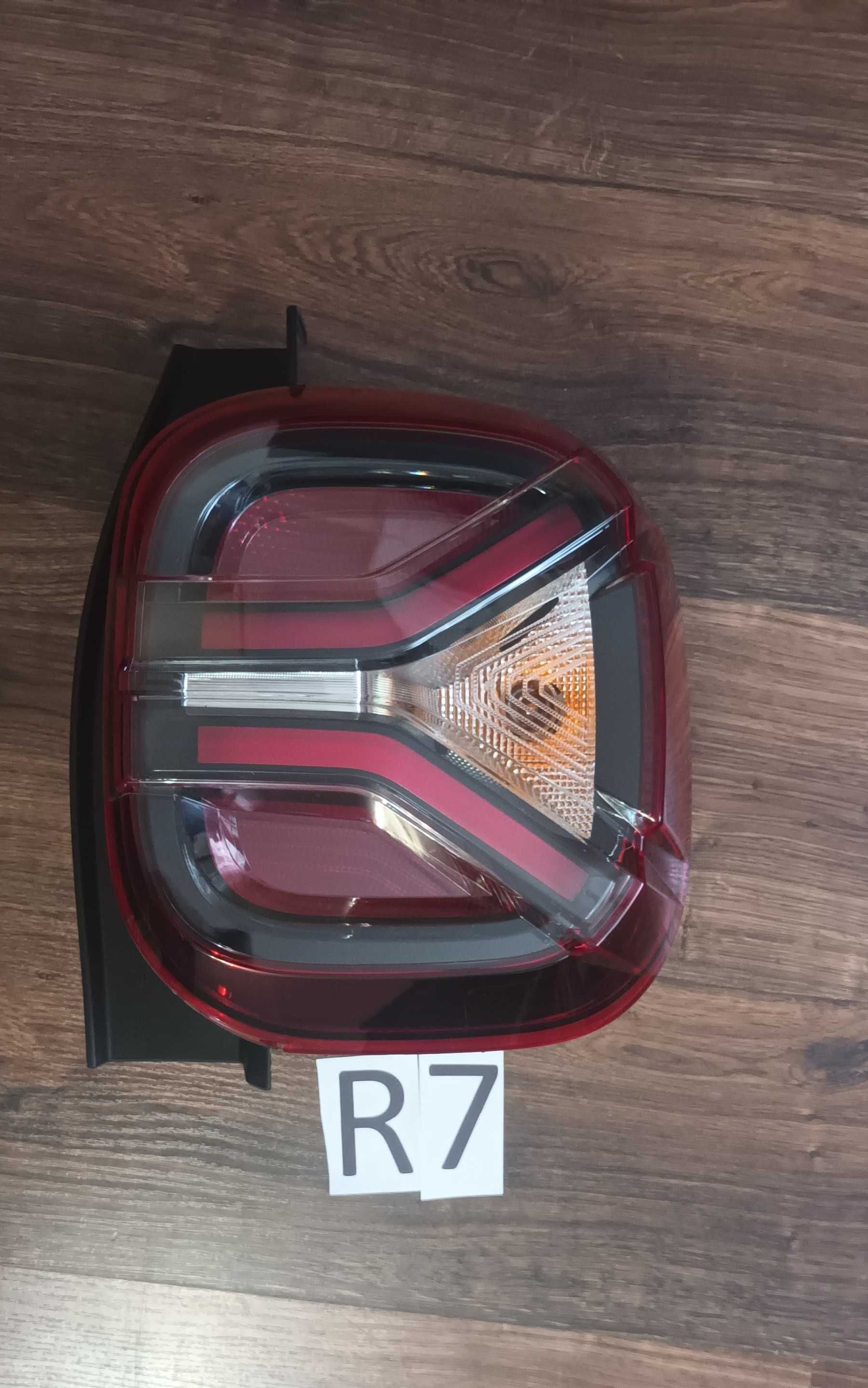 Dacia Daster II lift 21-24 lampa prawa tył