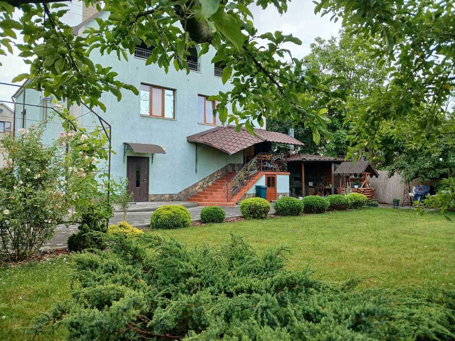 Комфортний будинок з ремонтом  в  м.Самбір..