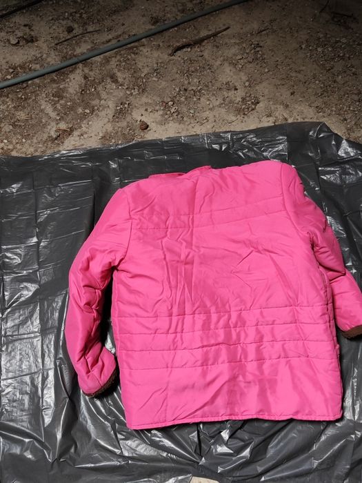 Dois blusões de inverno tamanho dez anos e outro tamanho doze anos