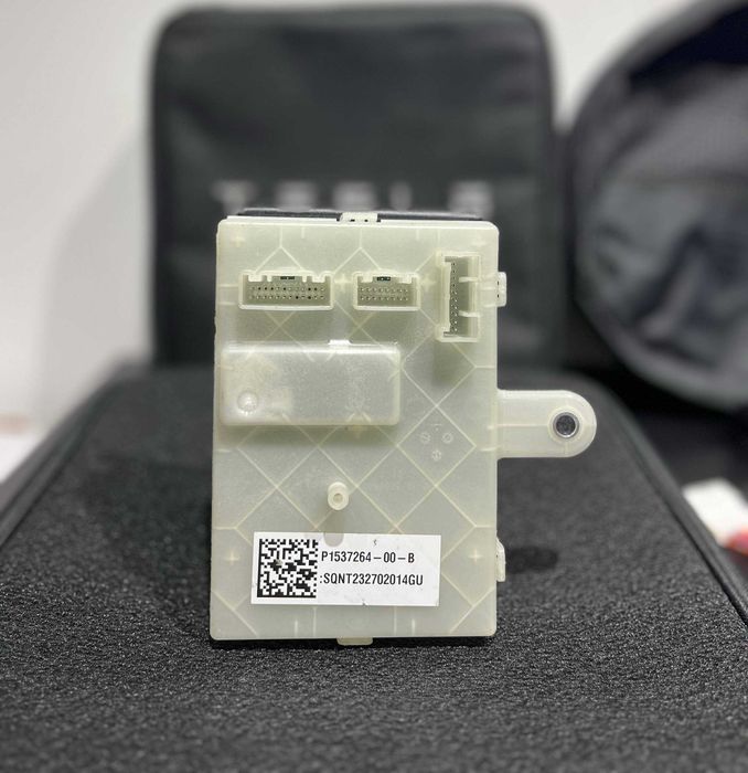 Ретрофіт Tesla 00-B | CCS2 зарядка | Model 3 / Y | Б/у, оригінал