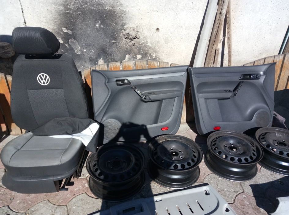 элементы салона для Volkswagen Caddy.