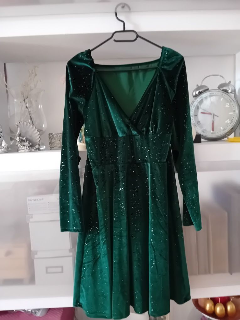 Nowa sliczna elegancka sukienka damska