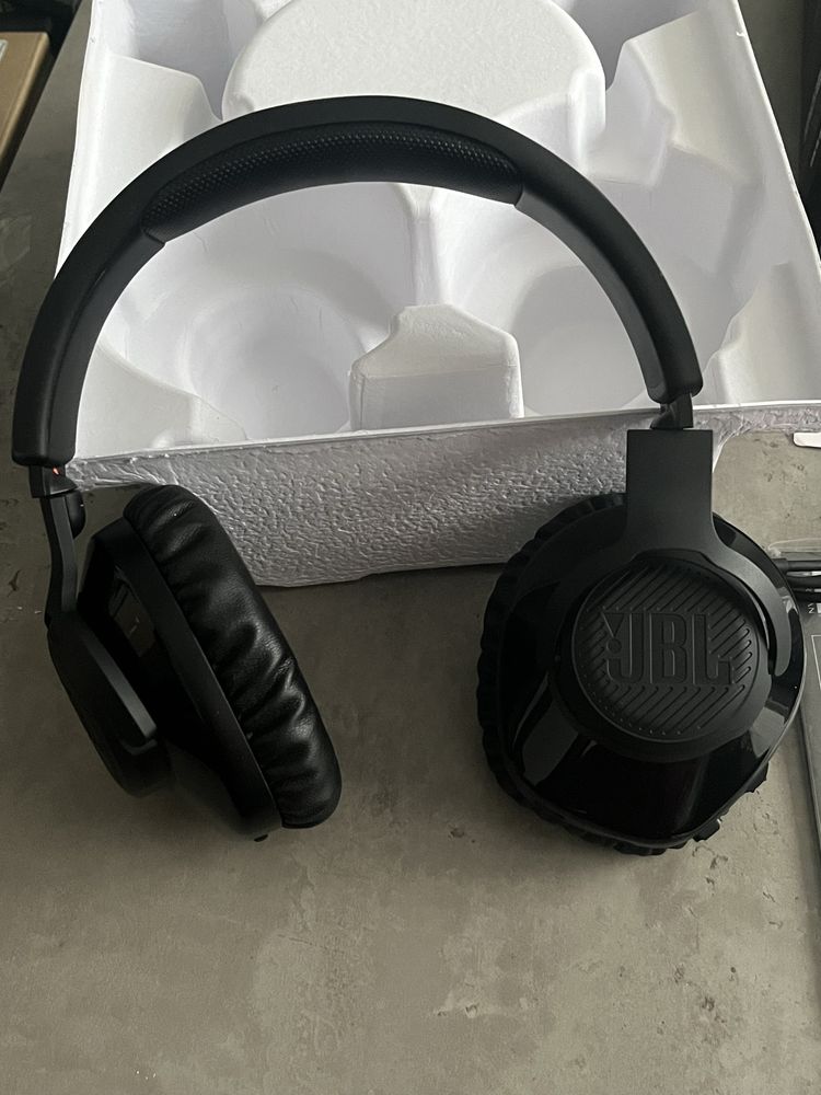 JBL by HARMAN стан нових, WIRELESS