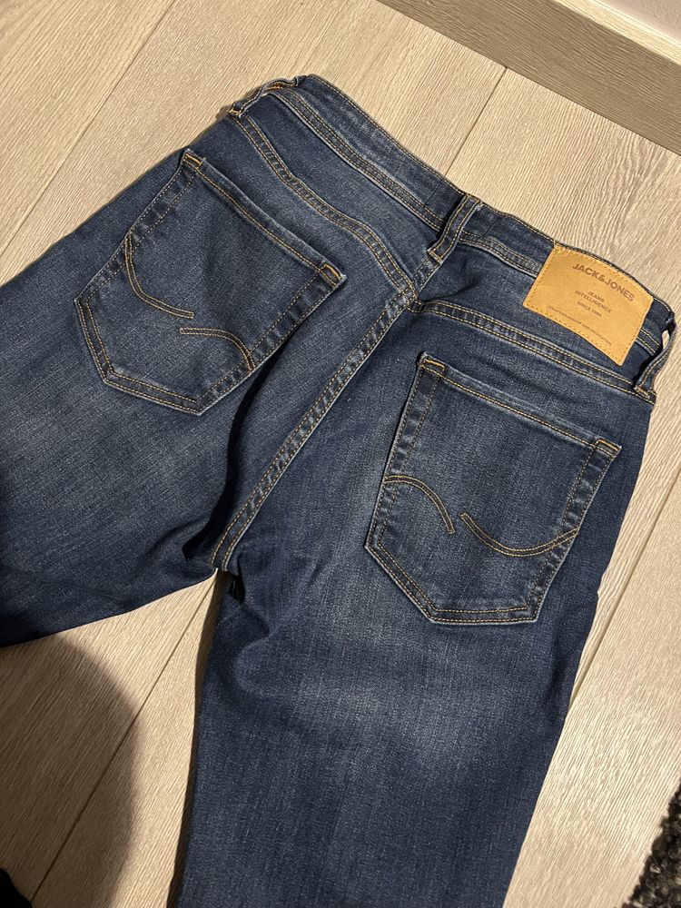 Spodnie Jack & Jones jeansy slim