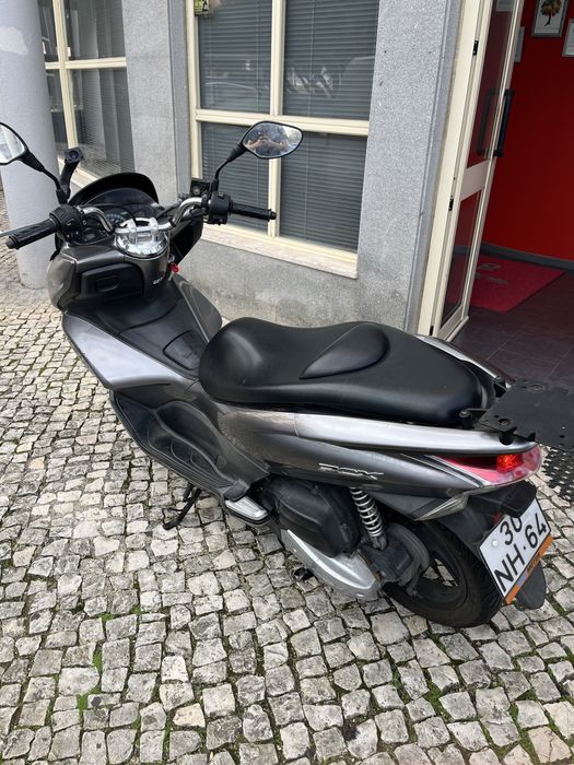 Honda pcx 125cc.