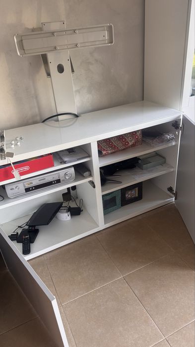 Móvel de TV IKEA com suporte para TV