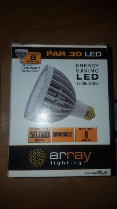 Lote de 115 lâmpadas de vários géneros Philips e Array LED