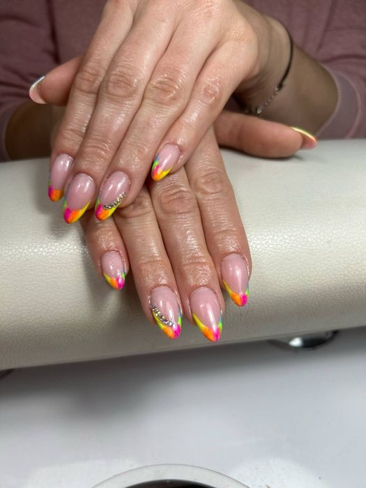 Paznokcie żelowe hybryda pedicure