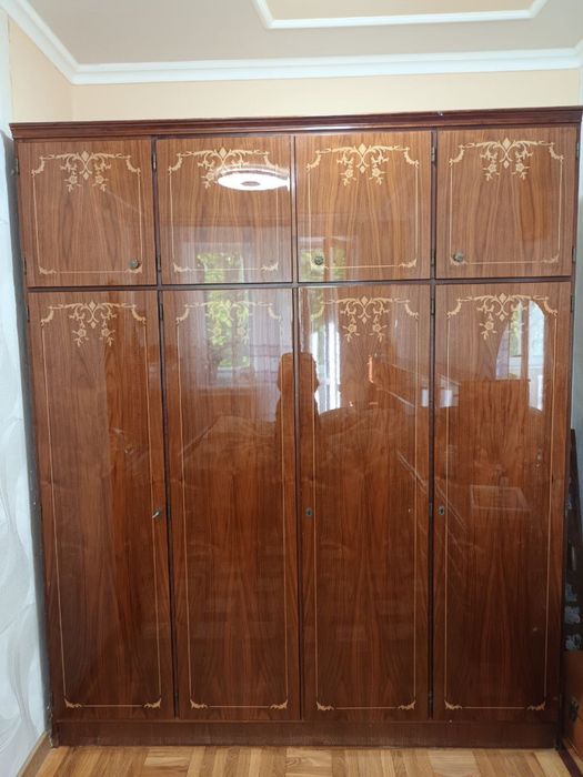 Шкаф. Шифоньер 3000грн.