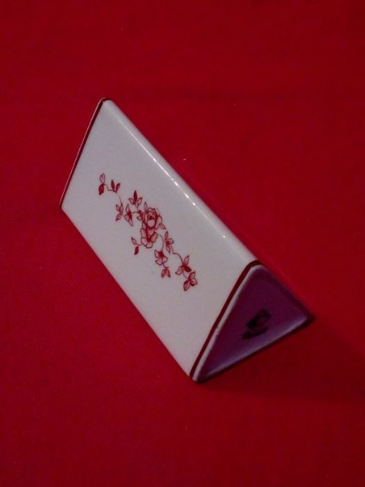 Paliteiro Triangular em porcelana da Electro-Cerâmica do Candal