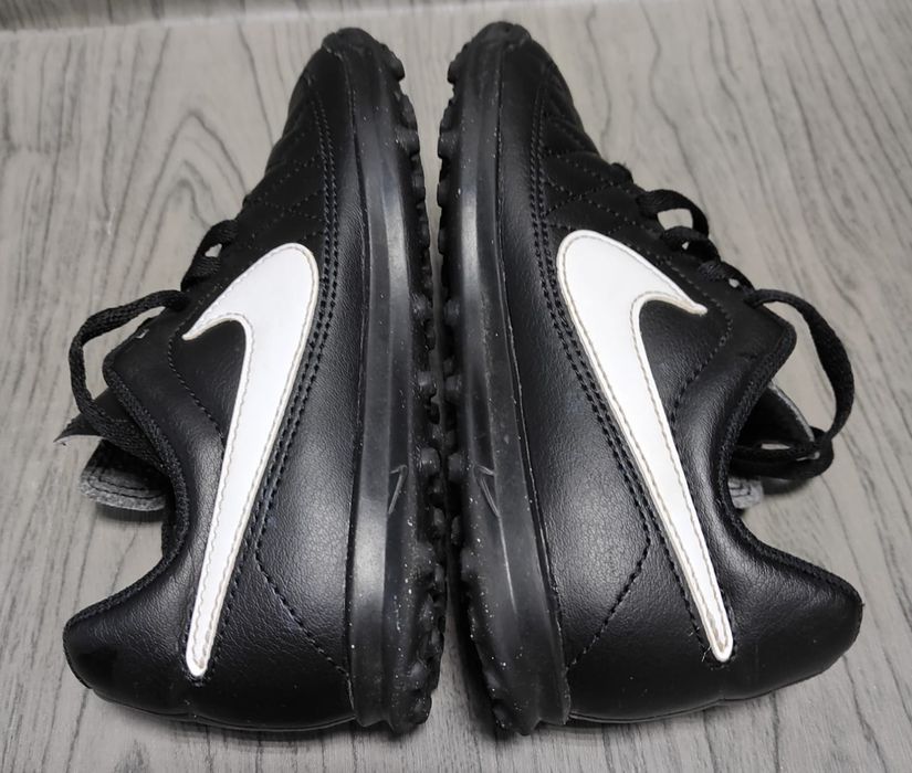 32 Nike оригінальні шкіряні дитячі сороканожки, бутси