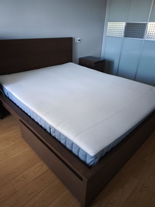Cama+2 gavetões+2 cómodas+colchão